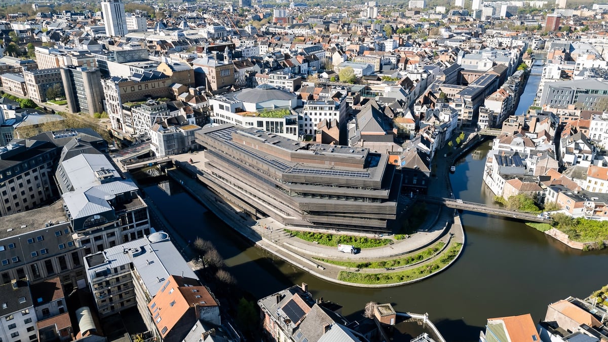 EARTH Photovoltaikprojekt: Stadtbibliothek Waalse Krook