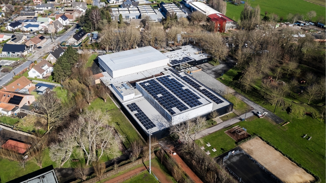 EARTH Photovoltaikprojekt: Sporthalle Ichtegem